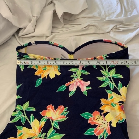 Tommy Bahama® Sun  Lilies Twist Front
Shirred Bandeau One Piece size 8 - Picture 11 of 11